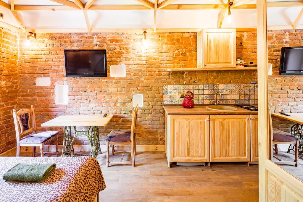 Nice Apartment Near Rynok Square Є Кондиціонер Світла Не Вимикали Lviv Ngoại thất bức ảnh