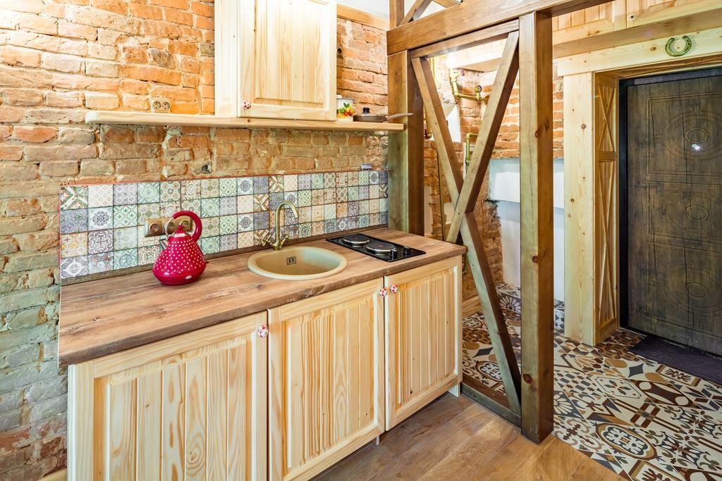 Nice Apartment Near Rynok Square Є Кондиціонер Світла Не Вимикали Lviv Ngoại thất bức ảnh