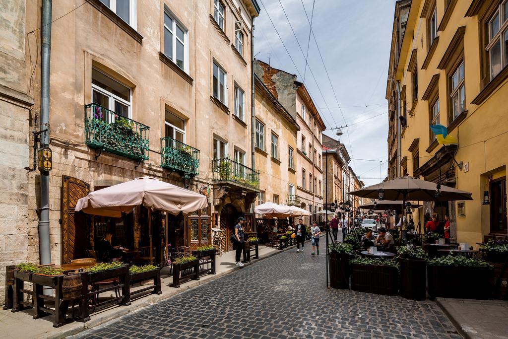 Nice Apartment Near Rynok Square Є Кондиціонер Світла Не Вимикали Lviv Ngoại thất bức ảnh