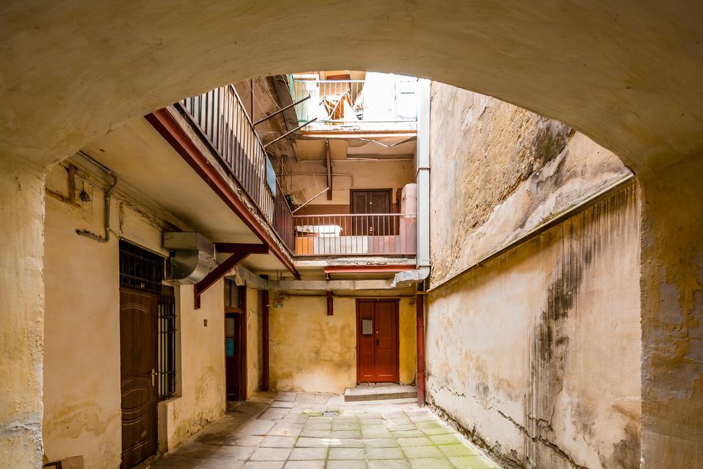 Nice Apartment Near Rynok Square Є Кондиціонер Світла Не Вимикали Lviv Ngoại thất bức ảnh